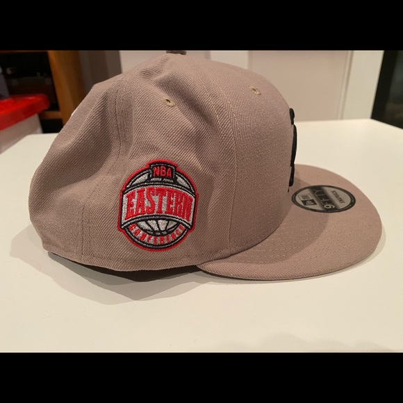 Snap back/adjustable Toronto Raptors hats. - Picture 3 of 9